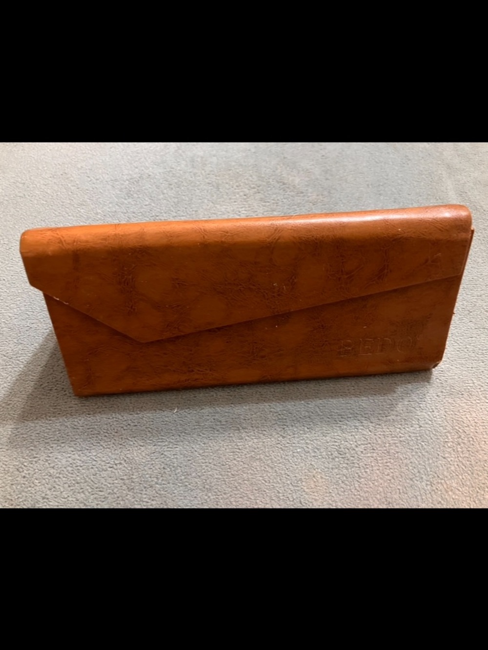 Tan Envelope Glasses Holder